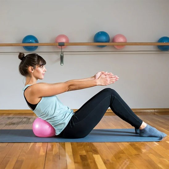 Ballon pilates travail la stabilité du bas de dos