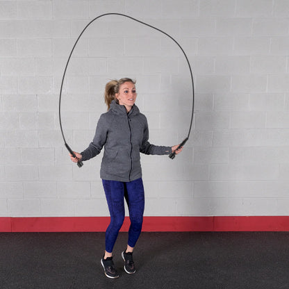 Un entraînement très intense avec la corde à sauter