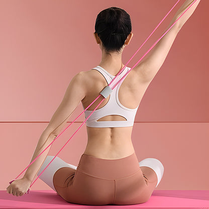 femme s'étire avec l"elastique