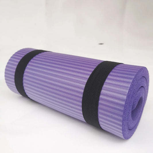 tapis de yoga enroulé