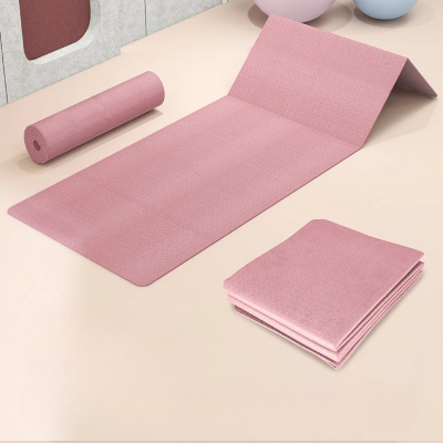 tapis yoga plié ou enroulé